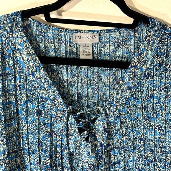 Catherines Blue Crinkle tunic top with silver studs 3X - Picture 5 of 12